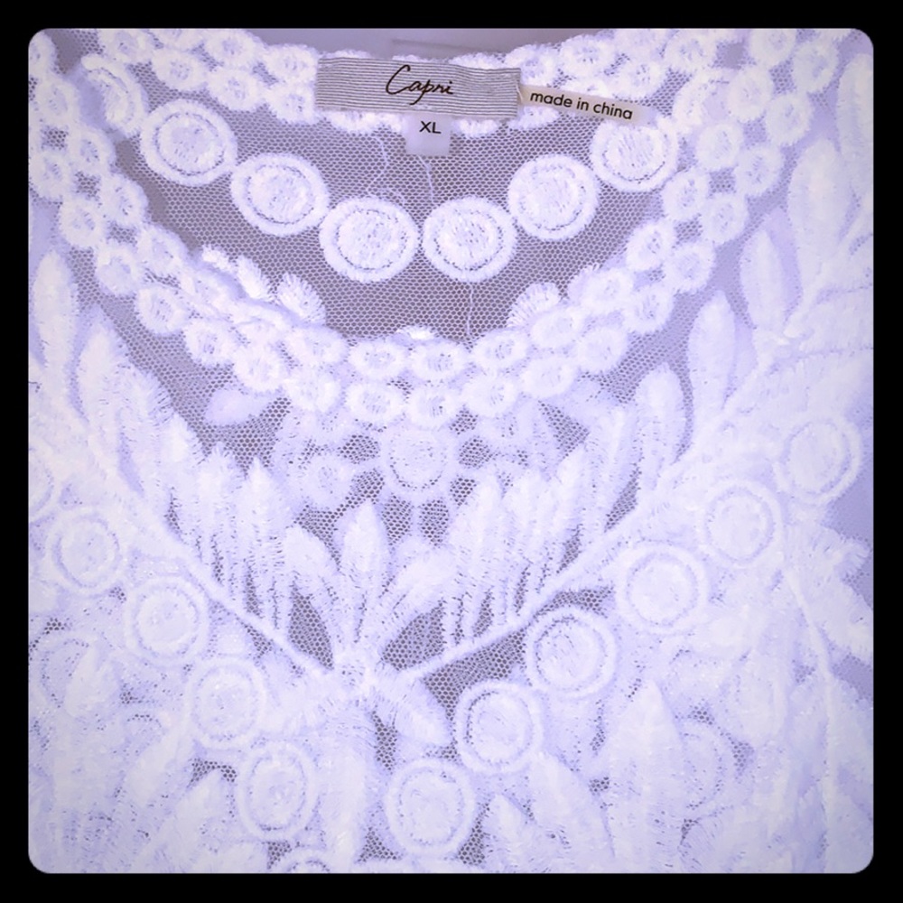 Lace sleeveless float tank top